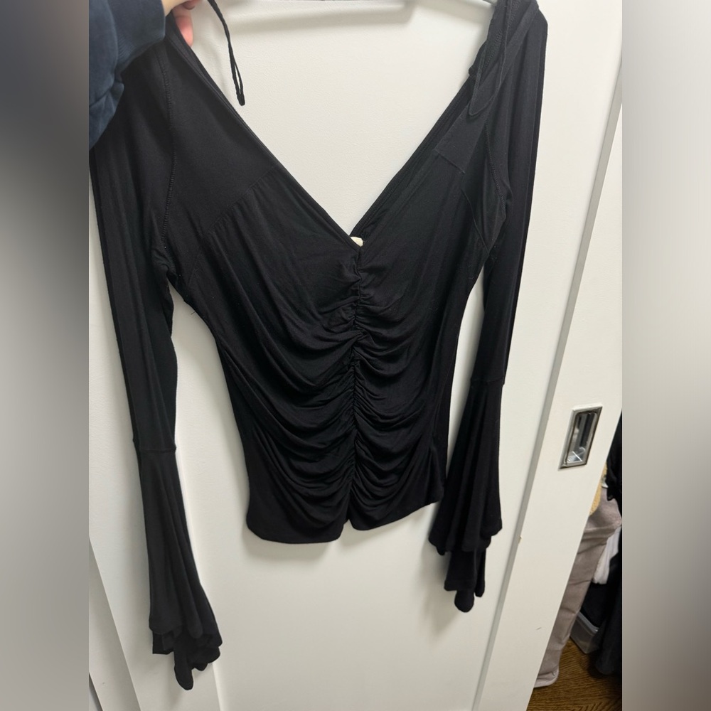Free people black long sleeve v neck ruching with bell sleeves size M